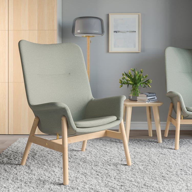 Schmaler Sessel Mit Hoher Ruckenlehne