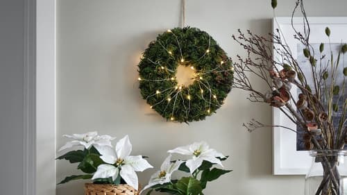 Wreaths, flowers & garlands