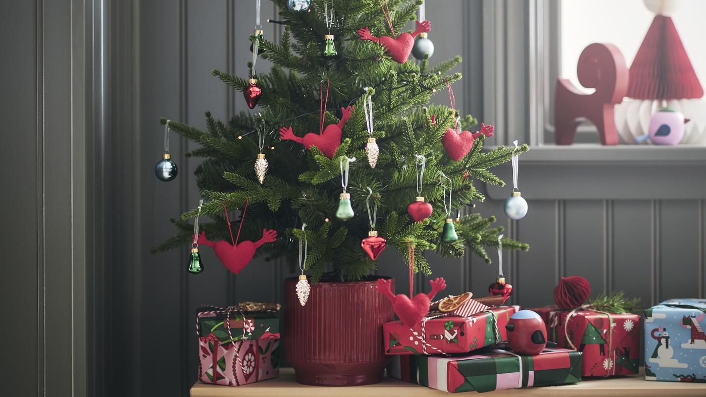 Künstliche Weihnachtsbäume & Weihnachtsblumen