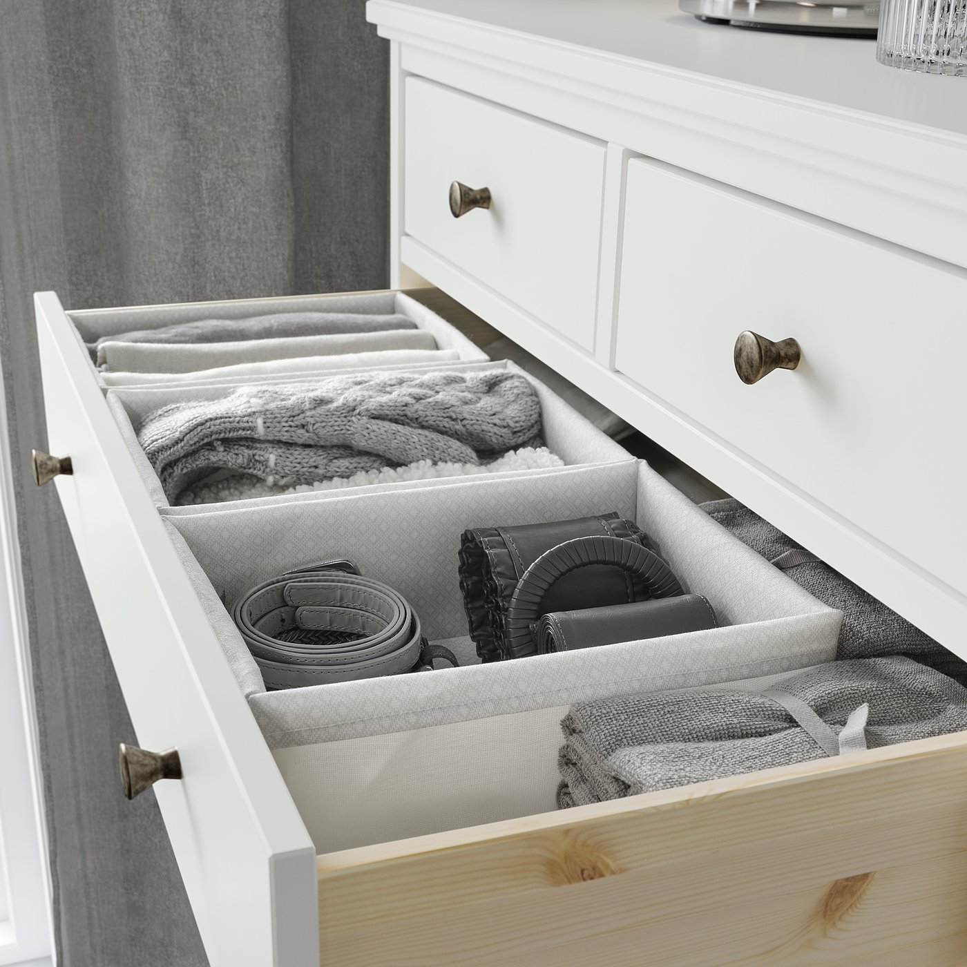 https://www.ikea.com/de/en/images/products/baxna-organiser-grey-white__0948575_pe799112_s5.jpg