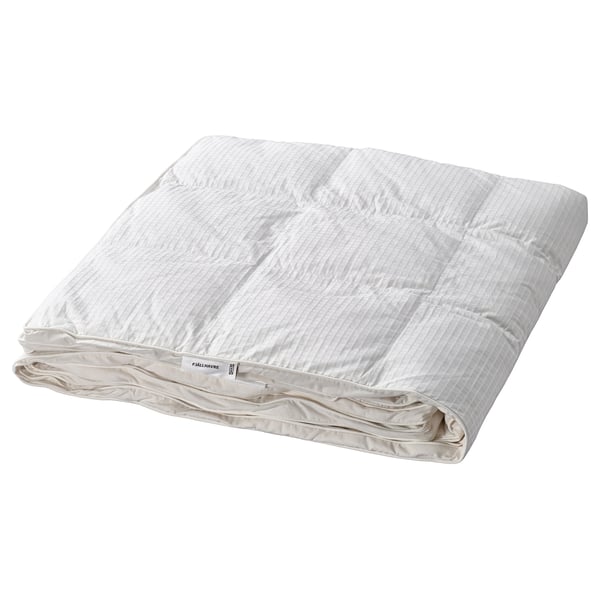 A white FJÄLLHAVRE duvet, rectangular, with stitched walls, made of cotton and filled with down and feathers.