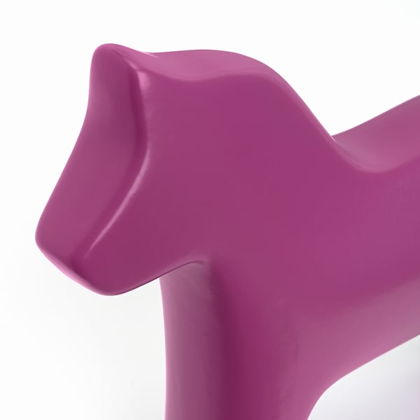 Magenta dala horse, smooth curve.