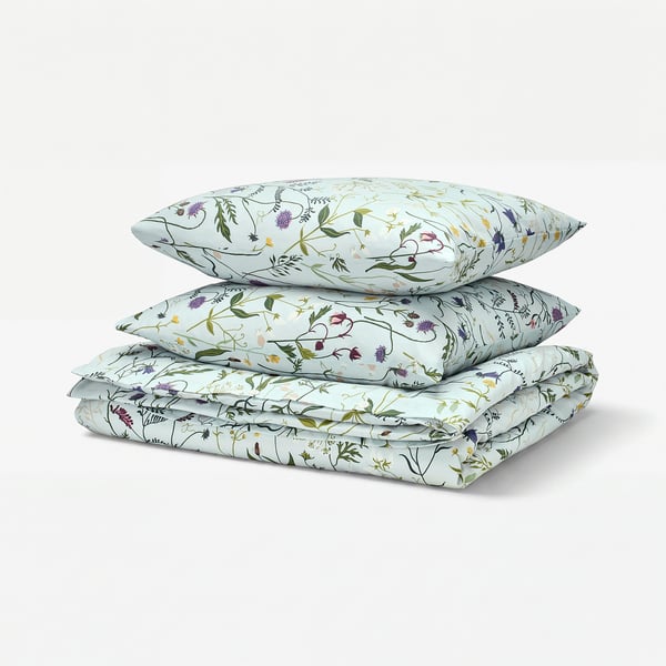 MATTOXBÄR duvet set, light blue with floral design, rectangular, soft cotton.