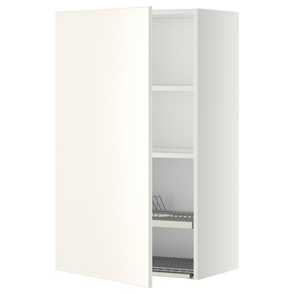 White METOD kitchen cabinet with adjustable shelves.