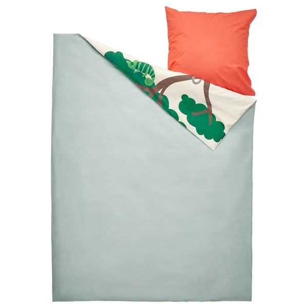 Blue duvet, green chameleon, orange pillow kids bedding. To reduce it further: kids bedding: blue duvet, green chameleon, orange pillow.