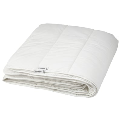 Ikeas white STJÄRNBRÄCKA duvet - soft, breathable & detachable for seasonal warmth.