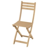 ASKHOLMEN klapstol i træ, naturlig farve, hårdttræ, rektangulært sæde, lodrette lameller, slankt design.