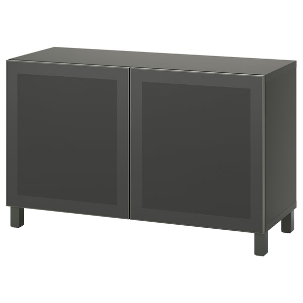 Et mørkegråt ikea BESTÅ opbevaringsskab med to låger og justerbare hylder.