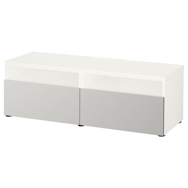 En hvid BESTÅ tv-bænk med to skuffer og et bagpanel, der har et moderne design med rene linjer til kabelføring.