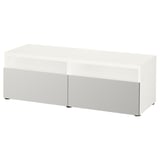En hvid BESTÅ tv-bænk med to skuffer og et bagpanel, der har et moderne design med rene linjer til kabelføring.