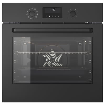 En BRÄNDBO sort ovn med moderne design, digitale kontroller og varmluftstilberedning.