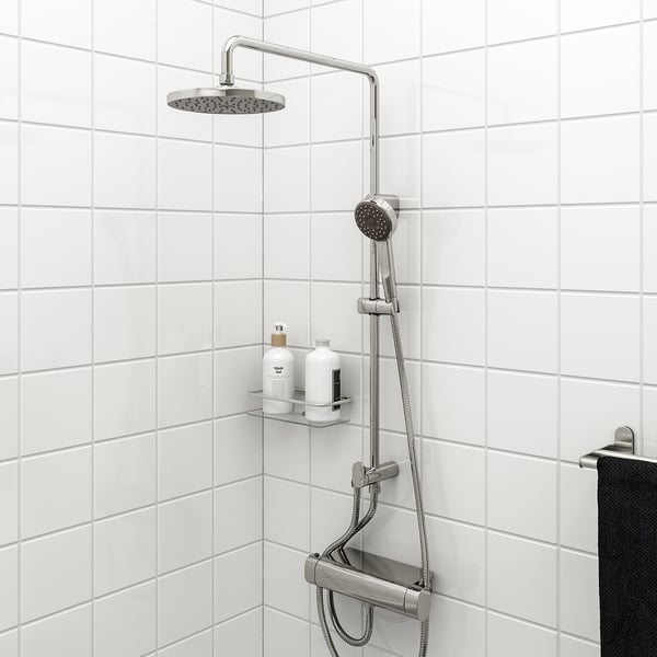BROGRUND brusehovedsystem med regn- og håndholdt sprøjte.