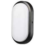 En DÄCKSBÅT væglampe i sort, lavet af polycarbonatplast, med en oval form og glat design, velegnet til udendørs brug.