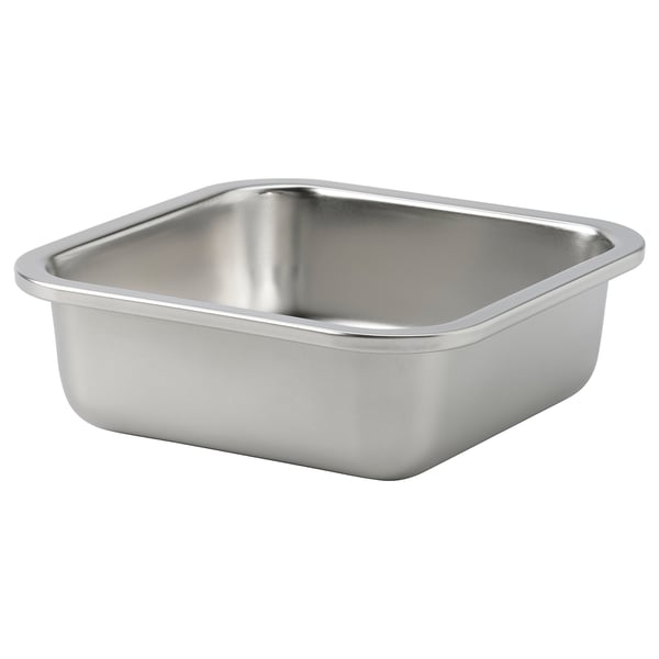 En sølvfarvet firkantet madbeholder i rustfrit stål fra IKEA 365+.