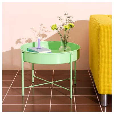 Grøn rund ikea KULTURSKOG plantestativ med metalben og skål.