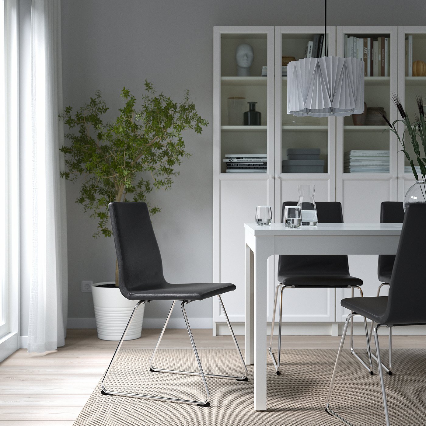 Møbelmontering LILLÅNÄS Stol, forkromet/Glose sort | Billig & Hurtig i København