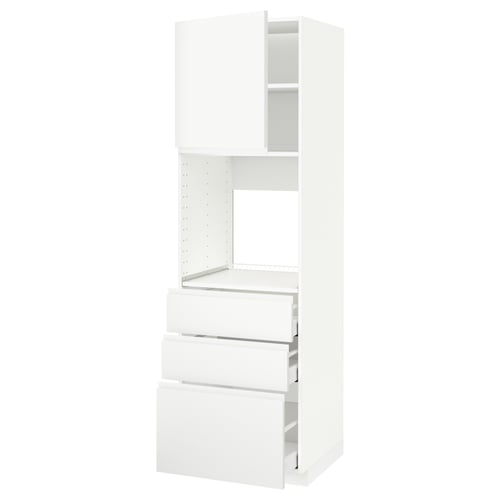 Et hvidt METOD køkkenskab med skuffer og hylder. Moderne, minimalistisk og funktionel med en robust ramme og letløbende skuffer.