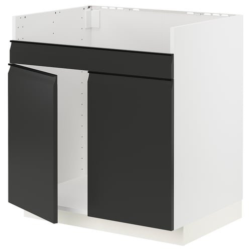 Sort og hvid moderne køkkenskab med slankt, minimalistisk design og metalliske greb.