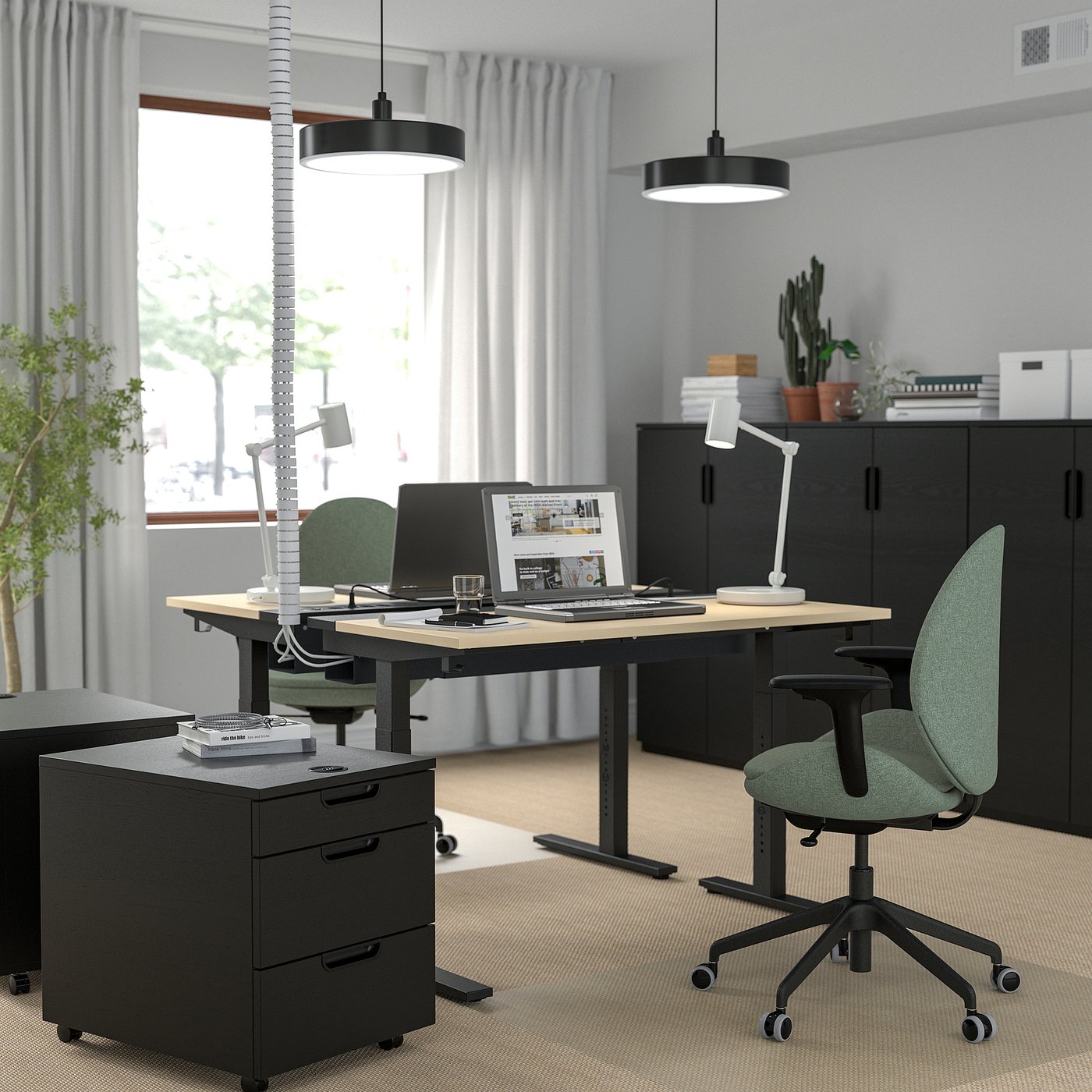 Møbelmontering MITTZON Skrivebord, birketræsfiner/sort, 120x60 cm | Billig & Hurtig i København