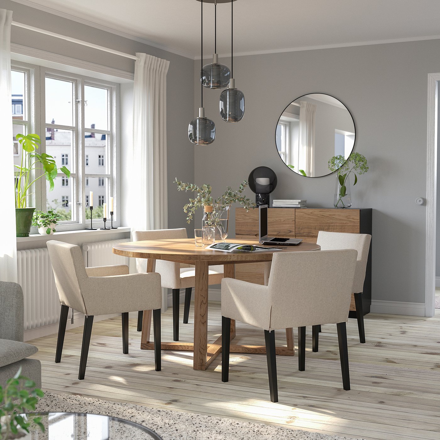 Møbelmontering MÖRBYLÅNGA / MÅRENÄS Bord og 4 stole med armlæn, egetræsfiner brun bejdse/sort GUNNARED beige, 145 cm | Billig & Hurtig i København