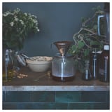 Kaffeopsætning: pour-over, bønner, planter