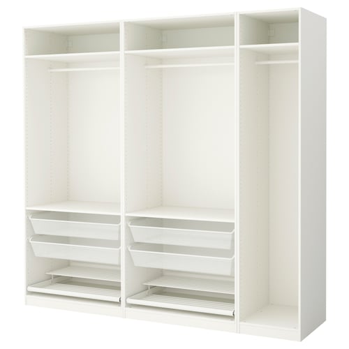Hvid PAX modulgarderobe med hylder og kurve.