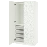 Et hvidt ikea PAX garderobeskab med blomsterdesign, netkurve og soft-close hængsler.