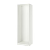 Et ikea PAX garderobestel, hvidt, rektangulært, med justerbare fødder.
