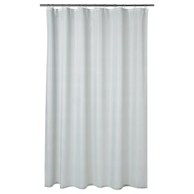 Dette billede viser et lyseblåt RÅNEÄLVEN badeforhæng lavet af genanvendt polyester med et diskret prikdesign.