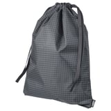 Sort RENSARE-taske med gitterdesign, snørelukning, slidstærkt genanvendt polyester.