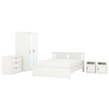 Hvidt soveværelse sæt: seng, 2 skabe, kommode, garderobe. Moderne.