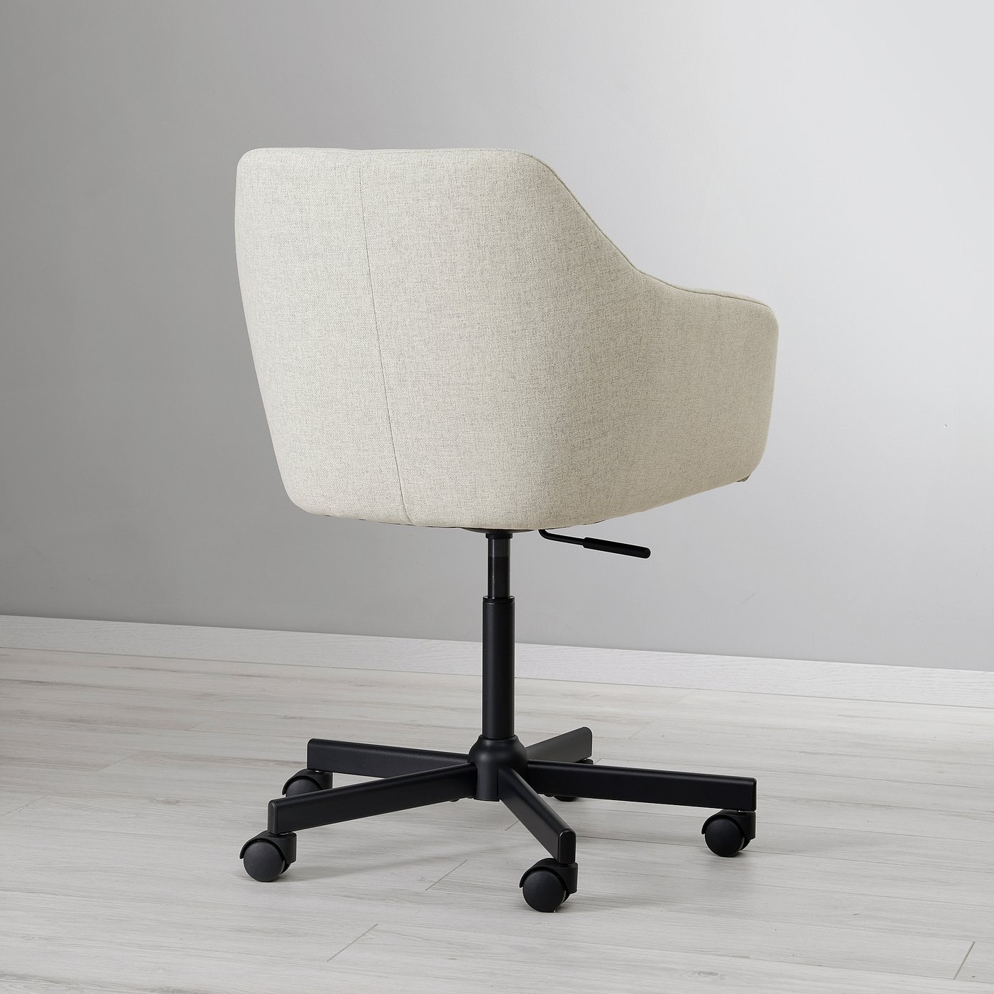 Møbelmontering TOSSBERG / MALSKÄR Skrivebordsstol, Gunnared beige/sort | Billig & Hurtig i København