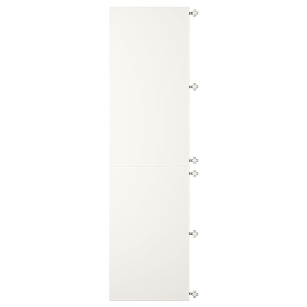 Hvid VEDDINGE låge med forniklede beslag.