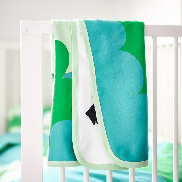 Baby blanket GRÖNFINK. Green & blue, 100% cotton, tree pattern. Perfect for comfort, travel, strollers, or cribs.
