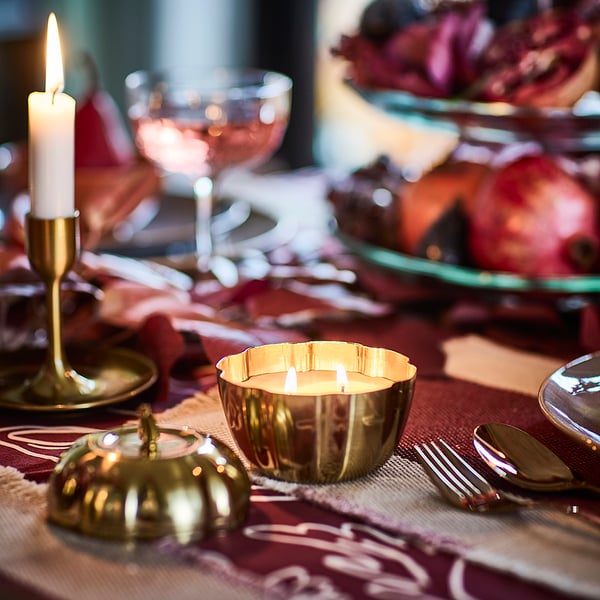 HÖSTAGILLE Scented candle/metal tin, 2 wicks, pumpkin-shaped/Spiced pumpkin gold-colour, 20 hr