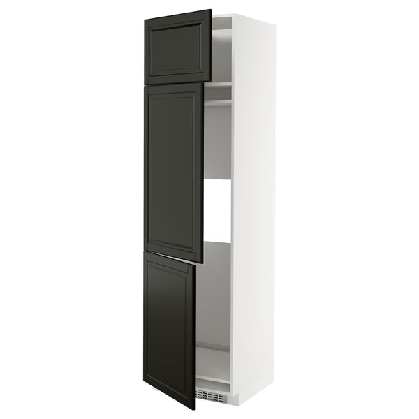 A tall, white cabinet with black doors from the METOD kitchen system, featuring a sleek design and adjustable shelves.