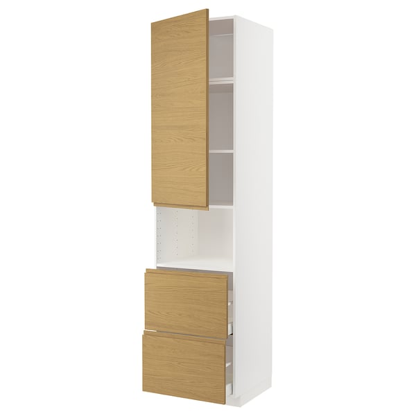 A white and wooden kitchen cabinet with a minimalist design. It oak-colored drawers and doors with integrated handles.