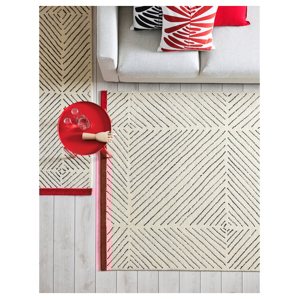 UNDERVISNING Rug, low pile, off-white black/handmade, 133x195 cm