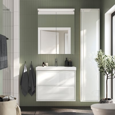 ÄNGSJÖN valge kaasaegne vannitoakomplekt: elegantne kapp mahukate sahtlite, keraamilise valamu ja minimalistliku disainiga, mis sobib ideaalselt kompaktsetesse ruumidesse.