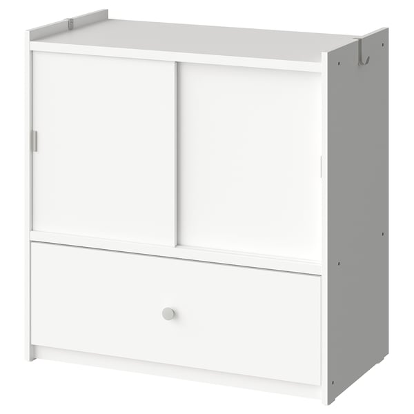 Valge BRUKSVARA mööbel; lükanduksed, sahtel, konksud, minimalistlik disain.