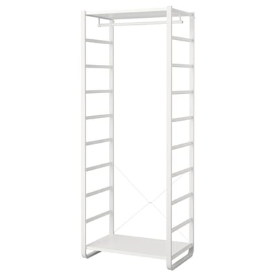 Ikea ELVARLI valge korraldaja. See on minimalistliku disainiga kõrge, ristkülikukujuline avatud riiulitega panipaik.