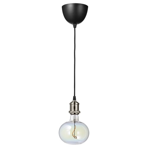 JÄLLBY laelamp musta laetopsi, nikeldatud pesa ja mitmevärvilise led-pirniga.