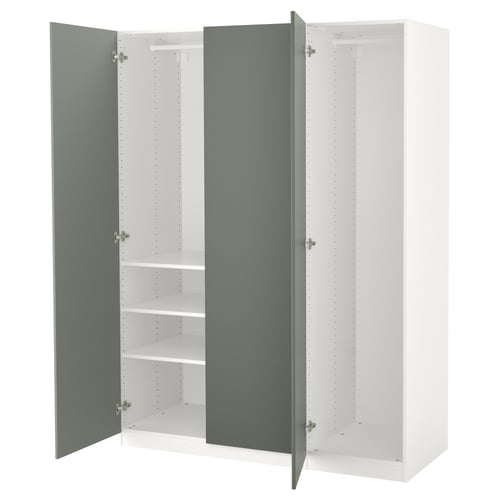 Valgete ja hallide ustega ikea PAX riidekapp, millel on reguleeritavad riiulid ja sees rippuv siin.