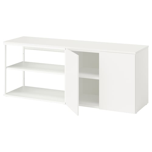 Valge PLATSA panipaik avatud riiulite ja ustega, kaasaegne minimalistlik disain.