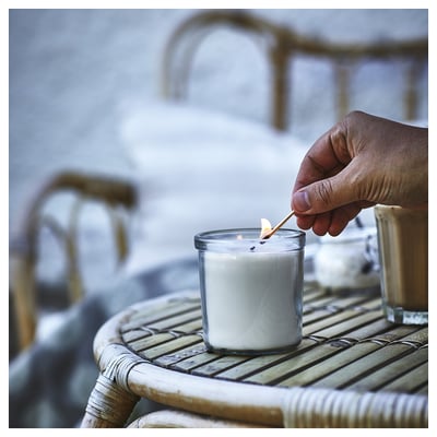 JÄMLIK شمعة معطرة في كأس, فانيلا/بيج فاتح, 40 س