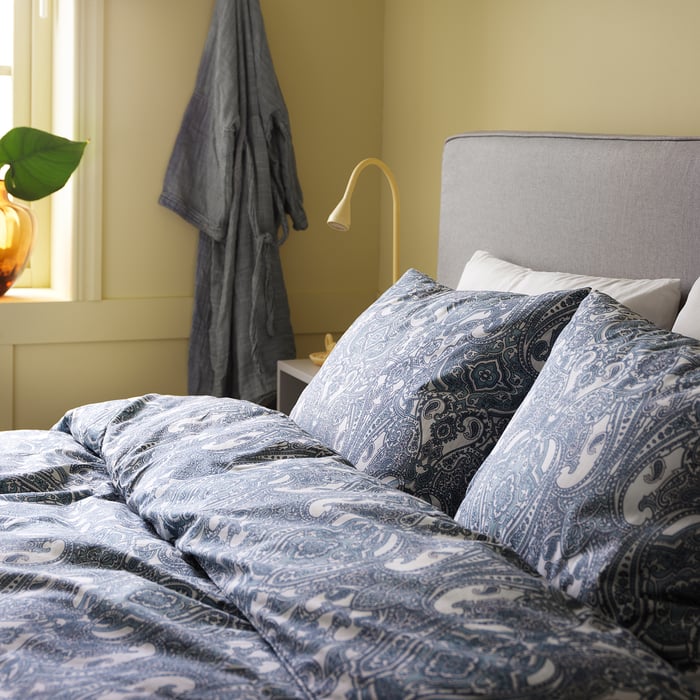 JÄTTEVALLMO Quilt cover and 2 pillowcases, white/blue, 240x220/50x80 cm