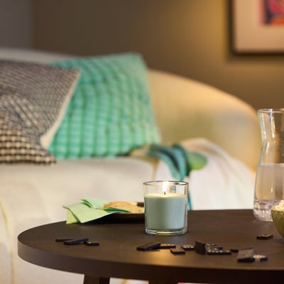 LOTSFÅGEL Scented candle in glass, Apple light green, 40 hr