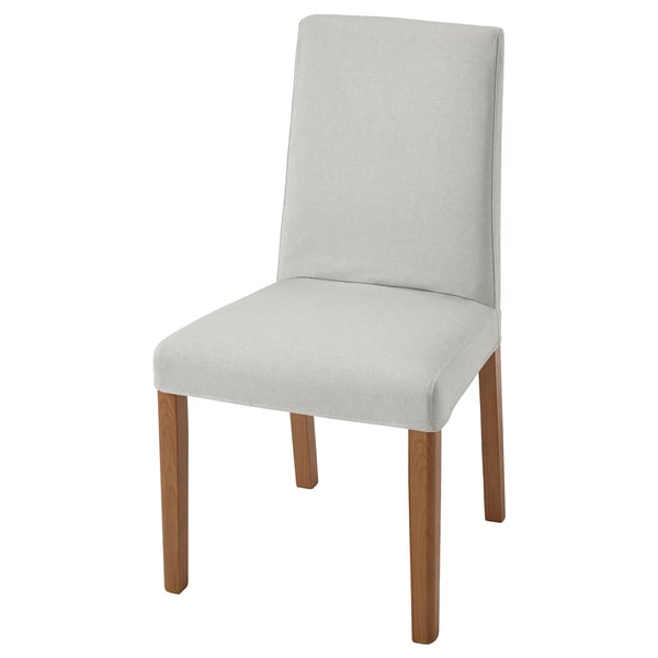 Cadira BERGMUND: gris, potes de fusta, respatller corbat, seient encoixinat, disseny modern.