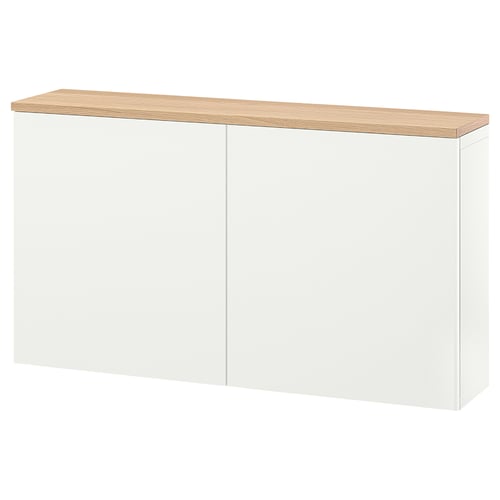 Moble d'emmagatzematge BESTÅ blanc amb tapa de roure, forma rectangular.