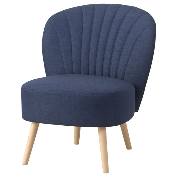 Cadira de tela blava, respatller corbat, potes de fusta, elegant, còmoda.